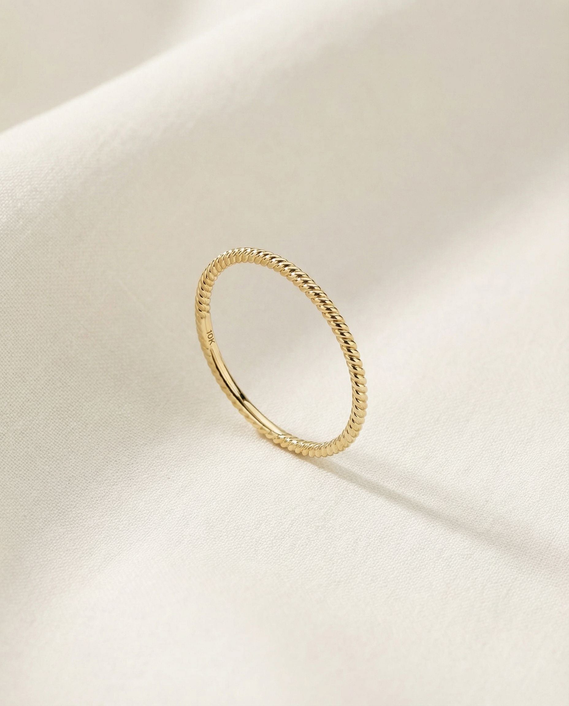 Stella Twist Ring