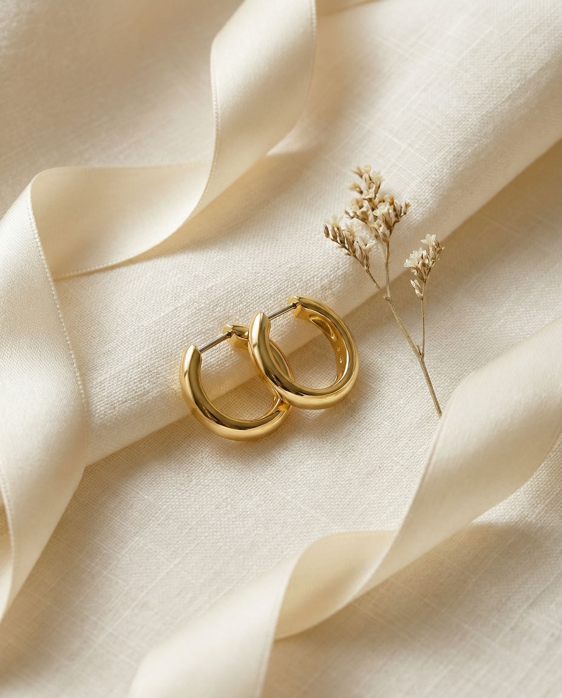 Viola Gold Hoops