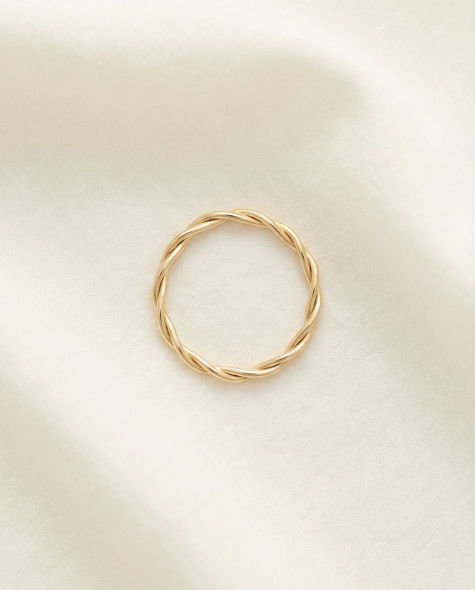 Costanza Twist Ring