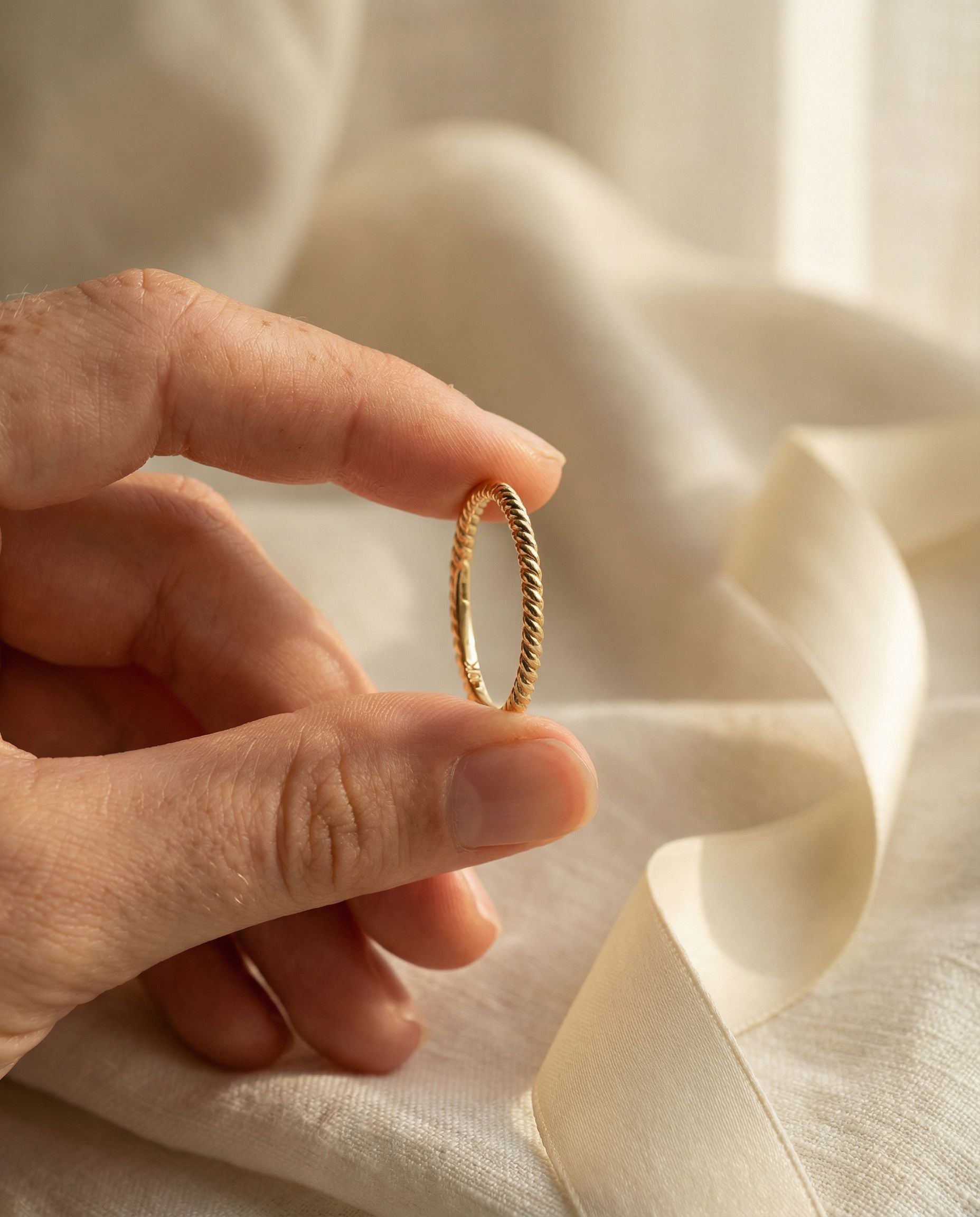 Stella Twist Ring