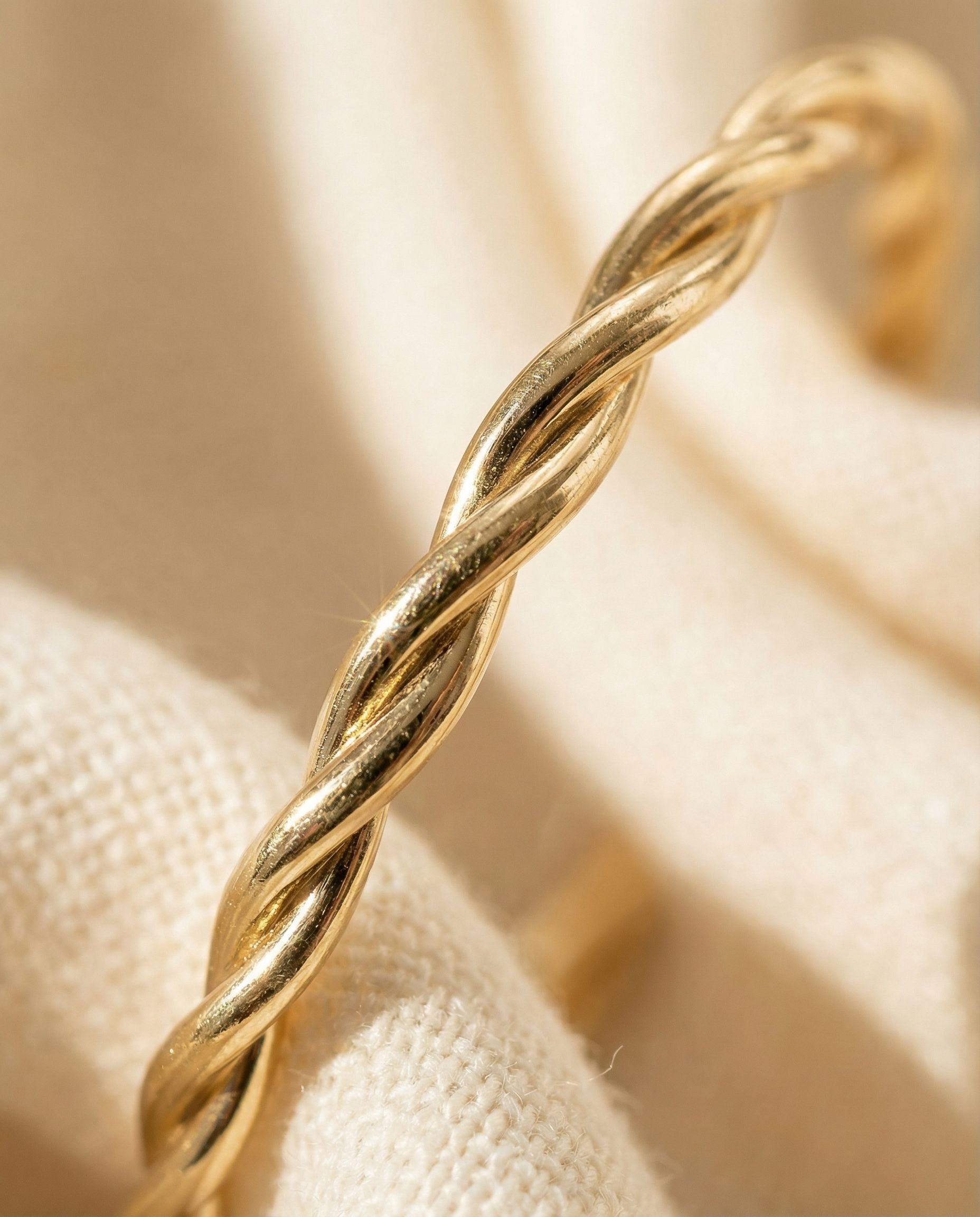 Costanza Twist Ring
